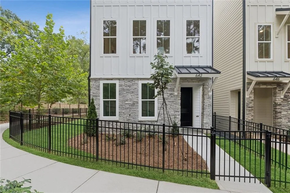 Unit for sale at 642 Memphis Drive, Scottdale, GA 30079