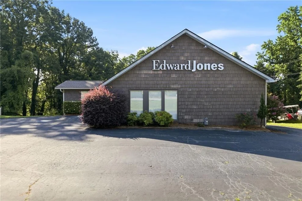 Unit for sale at 1532 Park Hill Drive NE, Gainesville, GA 30501