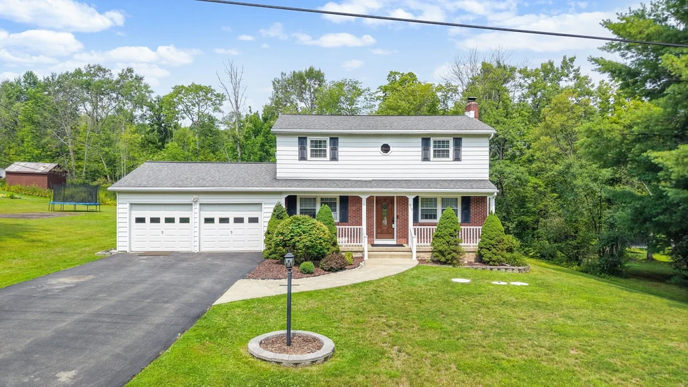 Unit for sale at 952 Dunham Hill Road, Binghamton, NY 13905