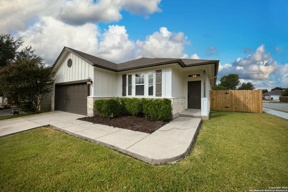 Unit for sale at 3949 Whisper Pt, Schertz, TX 78108