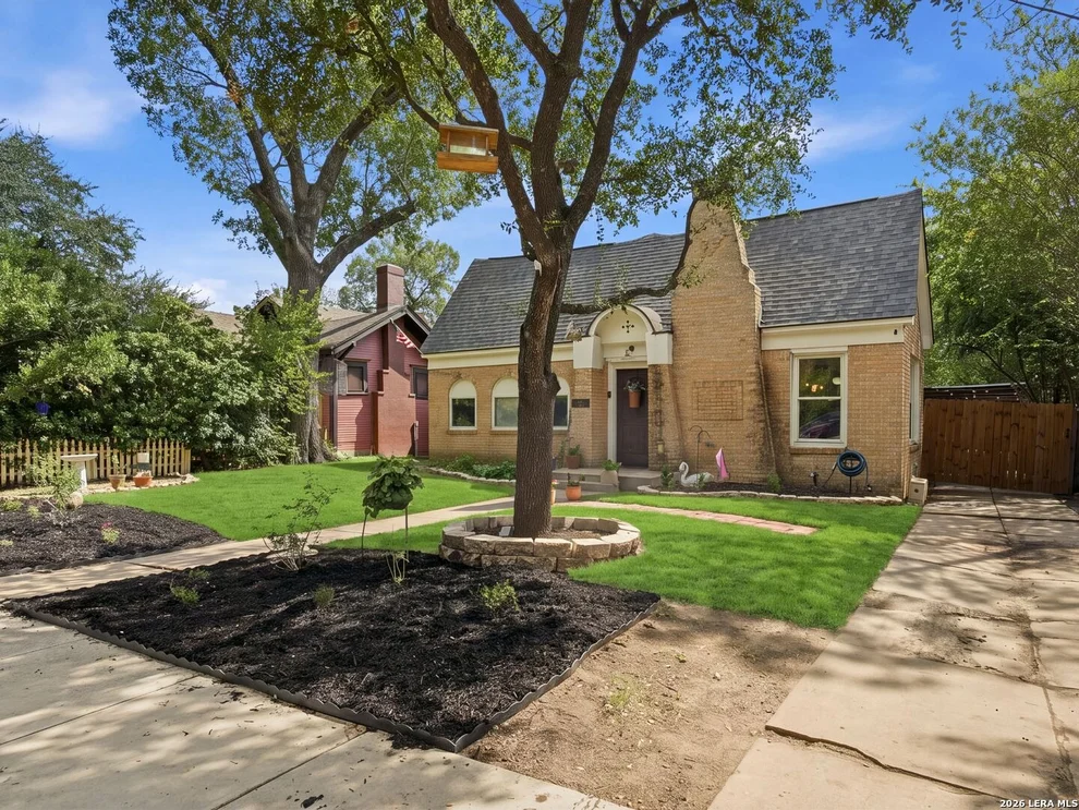 Unit for sale at 2024 W Summit Avenue, San Antonio, TX 78201