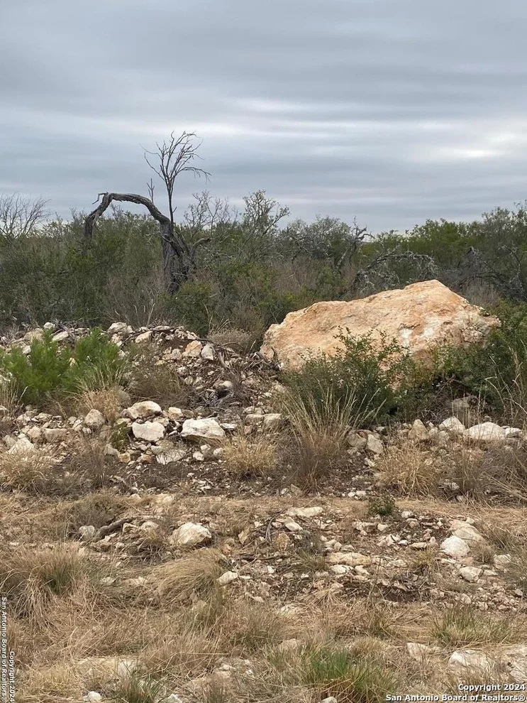 Unit for sale at 644 LEGEND HILLS RD, Uvalde, TX 78801