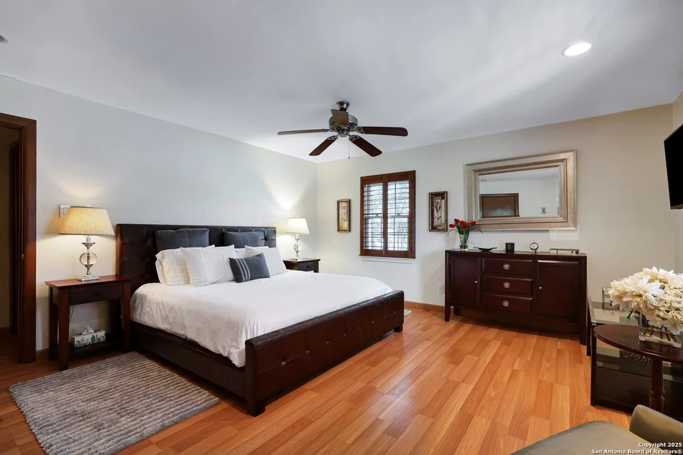 Unit for sale at 8715 Starcrest, San Antonio, TX 78217
