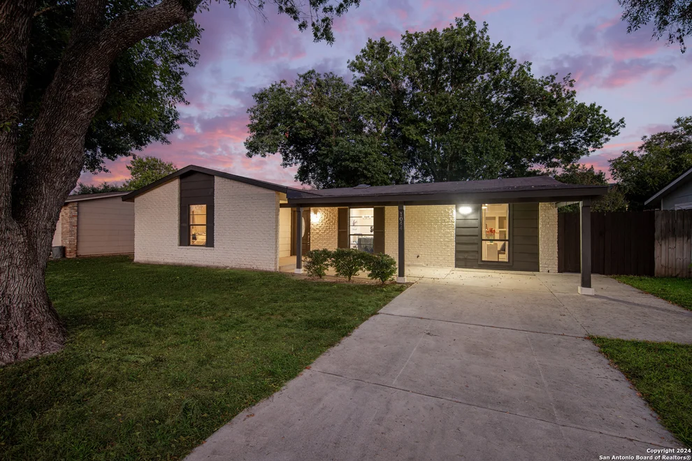 Unit for sale at 1044 valley forge, Schertz, TX 78154