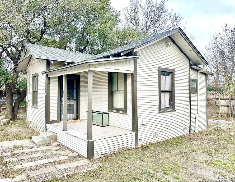 Unit for sale at 506 N CHUPADERAS ST, San Antonio, TX 78207