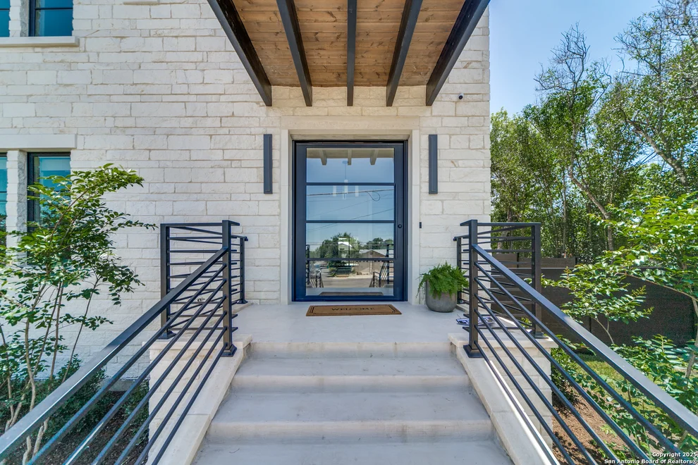 Unit for sale at 401 Oak Park Dr Unit B, Boerne, TX 78006