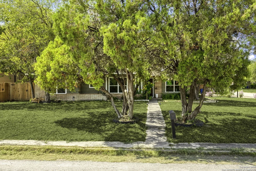 Unit for sale at 107 Grantham, San Antonio, TX 78218