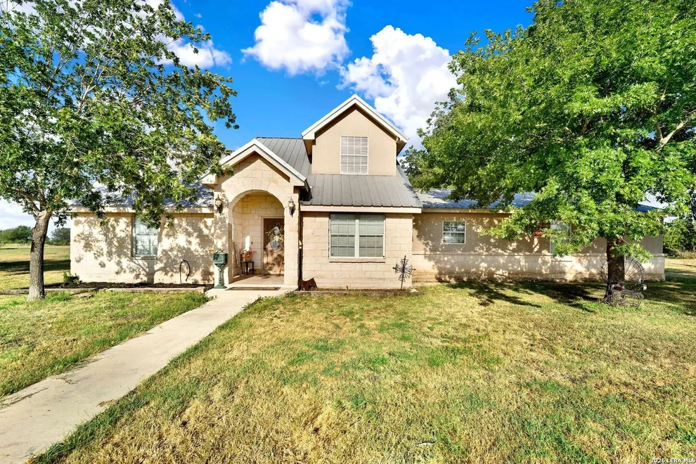 Unit for sale at 1466 County Road 456, Hondo, TX 78861