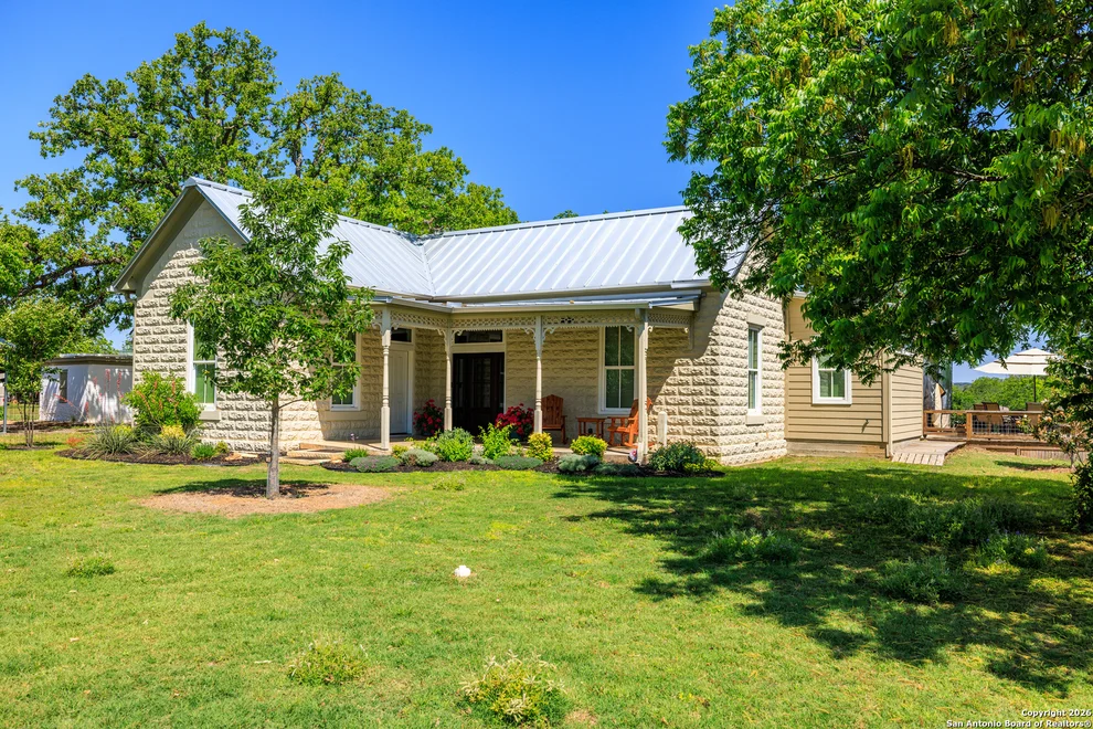Unit for sale at 308 Oakhaven Lane, Fredericksburg, TX 78624