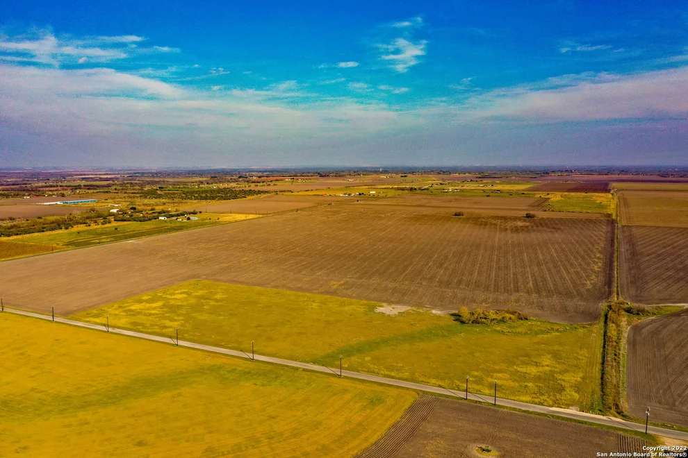 Unit for sale at 0 5714 County Rd, Natalia, TX 78059
