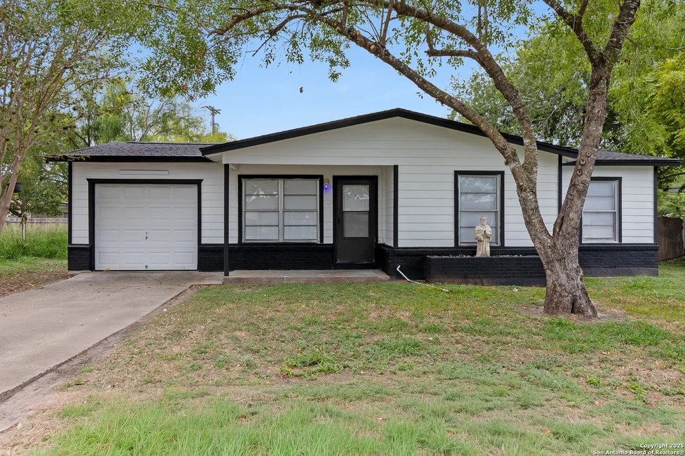 Unit for sale at 1519 E Corpus Christi, Beeville, TX 78102