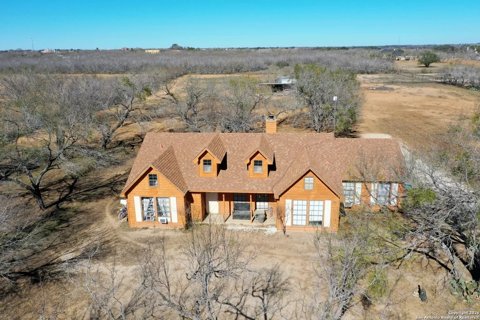 Unit for sale at 200 Meadowview, Lytle, TX 78052