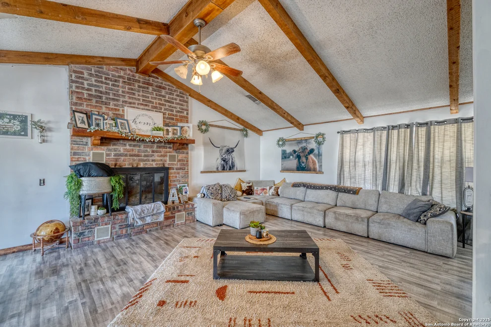 Unit for sale at 36 Pecan Dr, Leakey, TX 78873