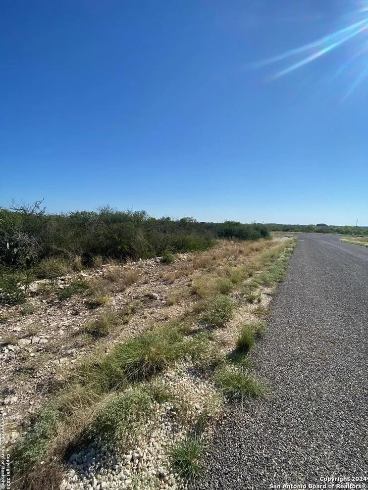 Unit for sale at 29 ROCKY HILLS CIR, Uvalde, TX 78801
