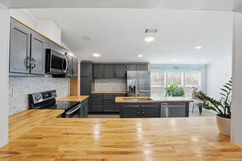 Unit for sale at 113 County Road 5631, Castroville, TX 78009