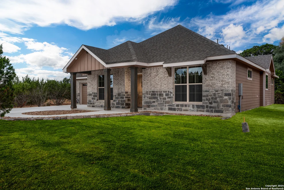 Unit for sale at 118 Western Trail, Bandera, TX 78003