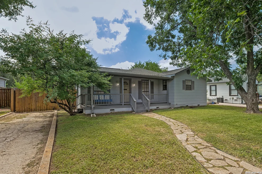 Unit for sale at 118 New Haven Dr, San Antonio, TX 78209