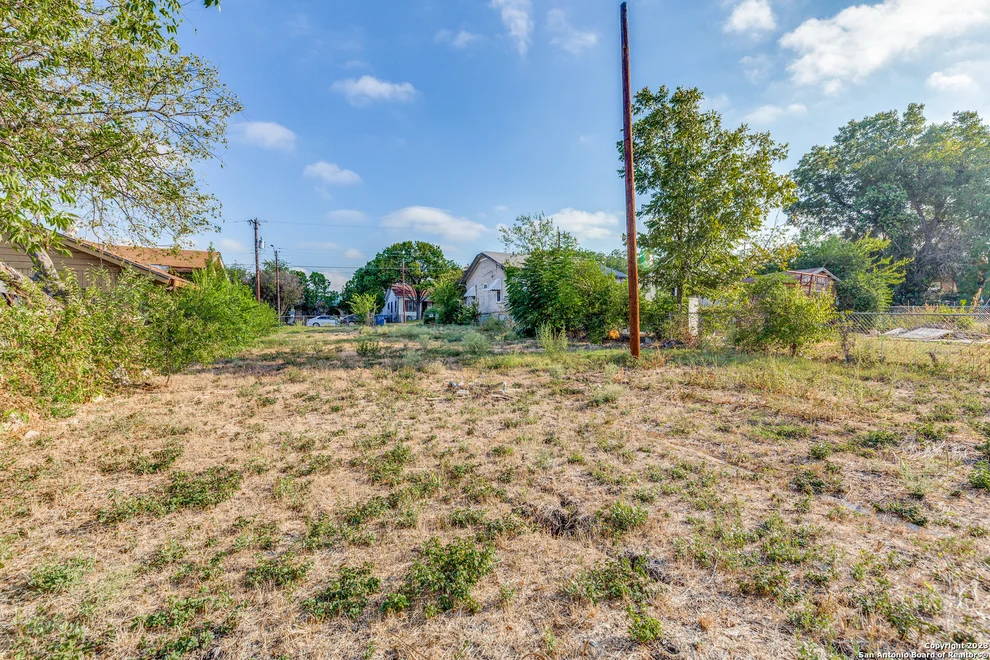 Unit for sale at 3218 buena vista, San Antonio, TX 78207