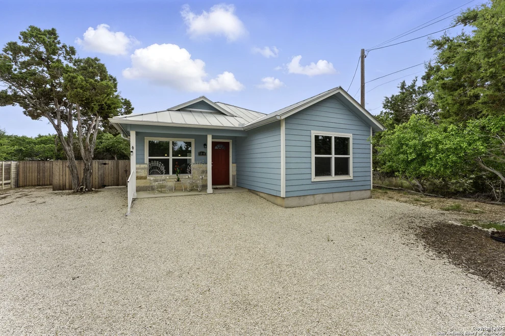 Unit for sale at 1290 Clearcreek, Canyon Lake, TX 78133