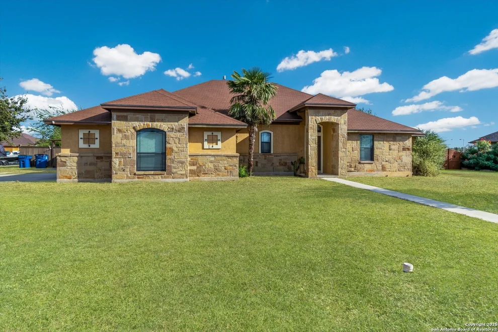 Unit for sale at 1758 Crooked Creek, Pleasanton, TX 78064