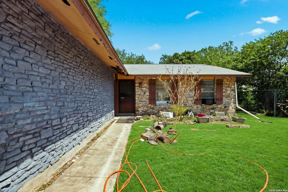 Unit for sale at 5675 Castle Glade, San Antonio, TX 78218