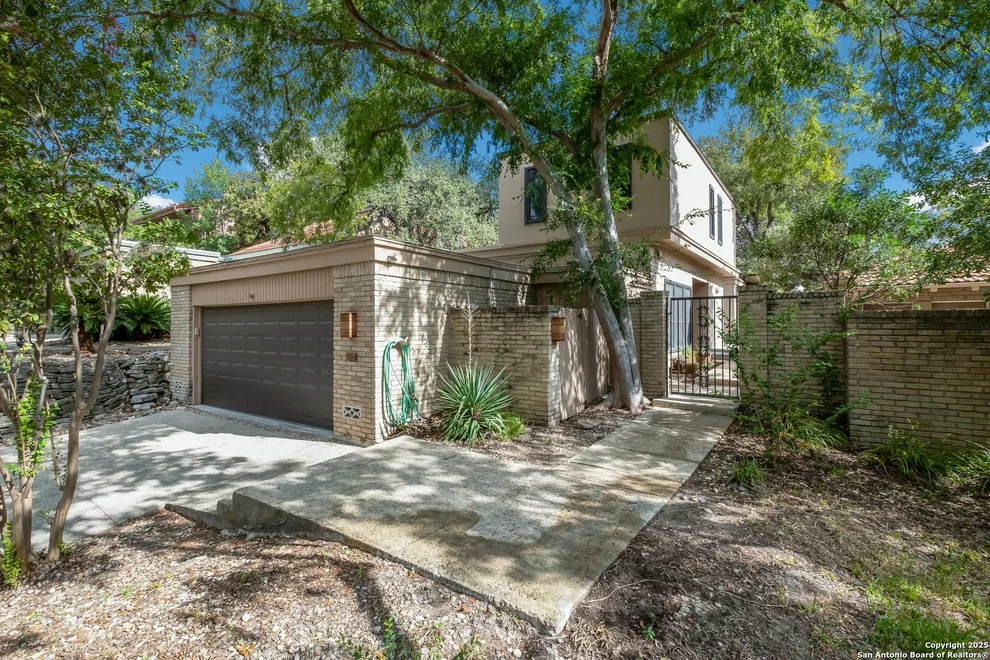 Unit for sale at 11306 Shadow Path, San Antonio, TX 78230