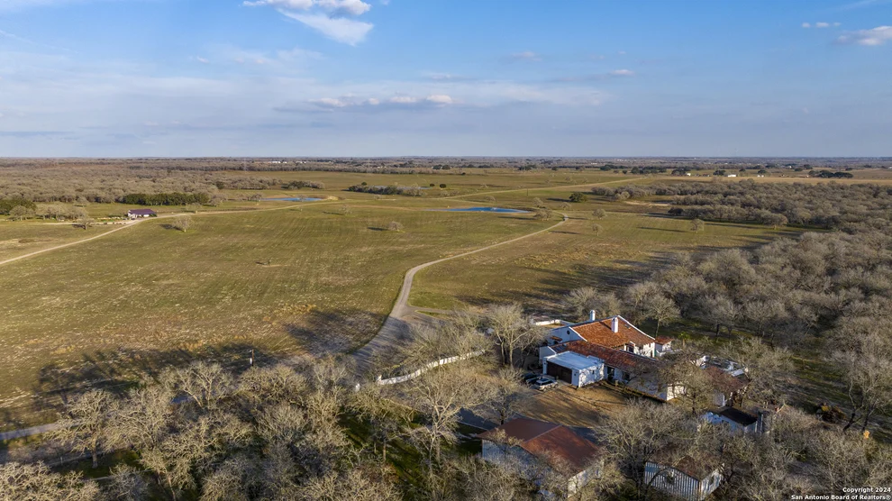 Unit for sale at 1892 County Road 428, Stockdale, TX 78160