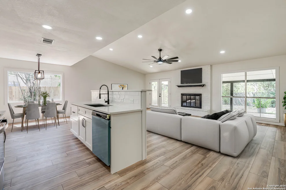Unit for sale at 12825 INDEPENDENCE AVE, San Antonio, TX 78233