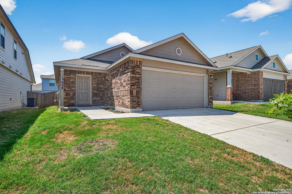 Unit for sale at 13438 carter, St Hedwig, TX 78152