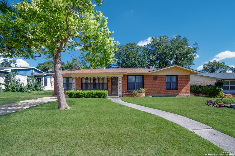 Unit for sale at 475 CHERRY RIDGE DR, San Antonio, TX 78213