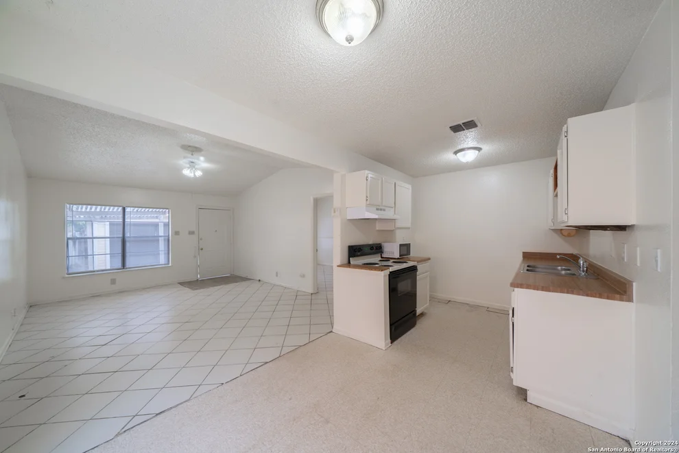 Unit for sale at 7904 Broadwick, San Antonio, TX 78239