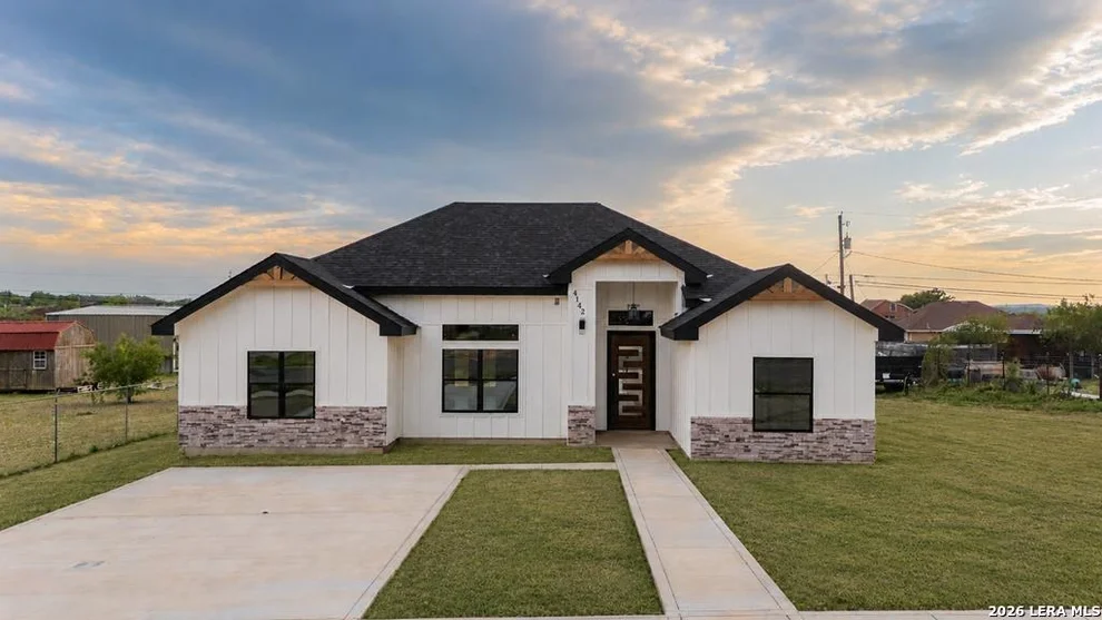 Unit for sale at 4142 Buck Dr., Eagle Pass, TX 78852