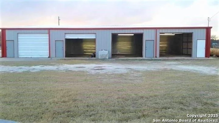 Unit for sale at 300 W Airport Rd, Beeville, TX 78102