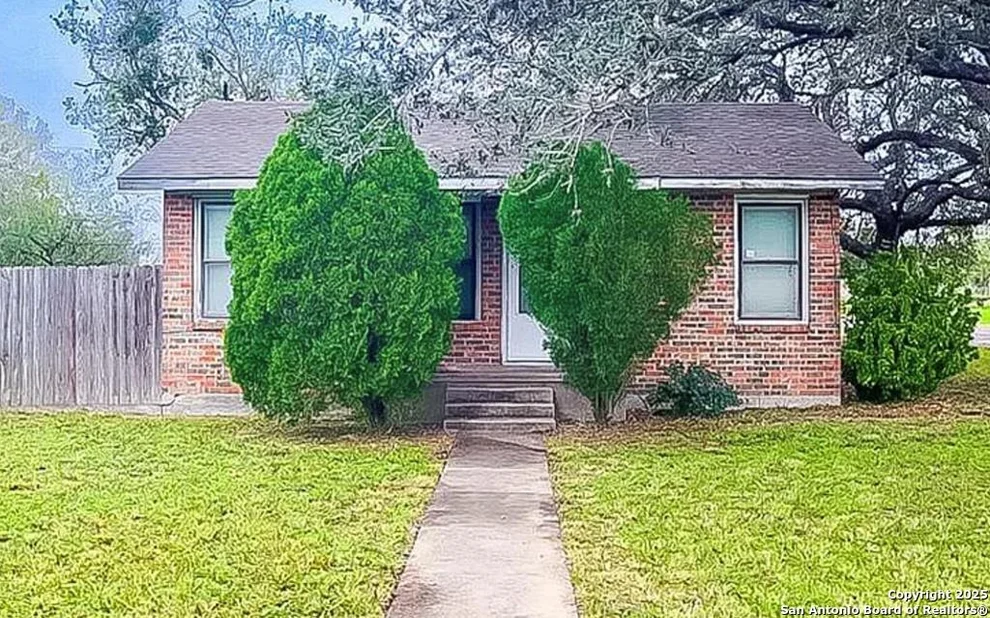 Unit for sale at 1711 N Washington, Beeville, TX 78102