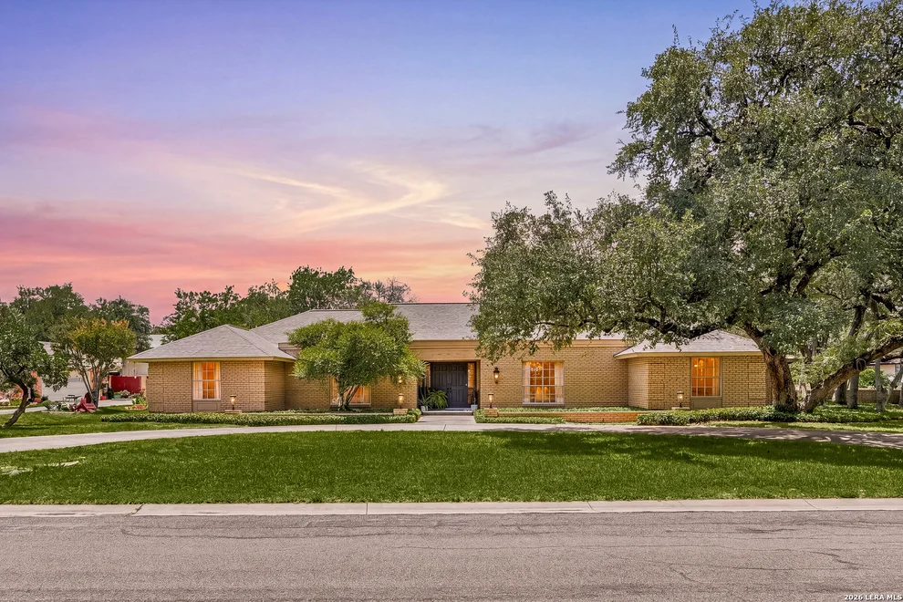 Unit for sale at 200 Sir Arthur Ct, Castle Hills, TX 78213