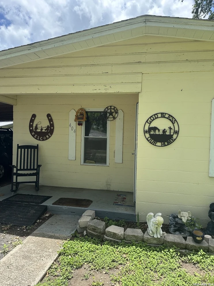 Unit for sale at 404 W POLK ST, Sabinal, TX 78801