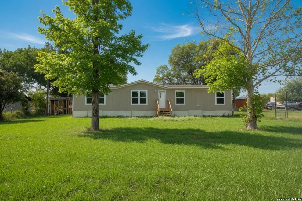 Unit for sale at 19545 FM 463, Devine, TX 78016