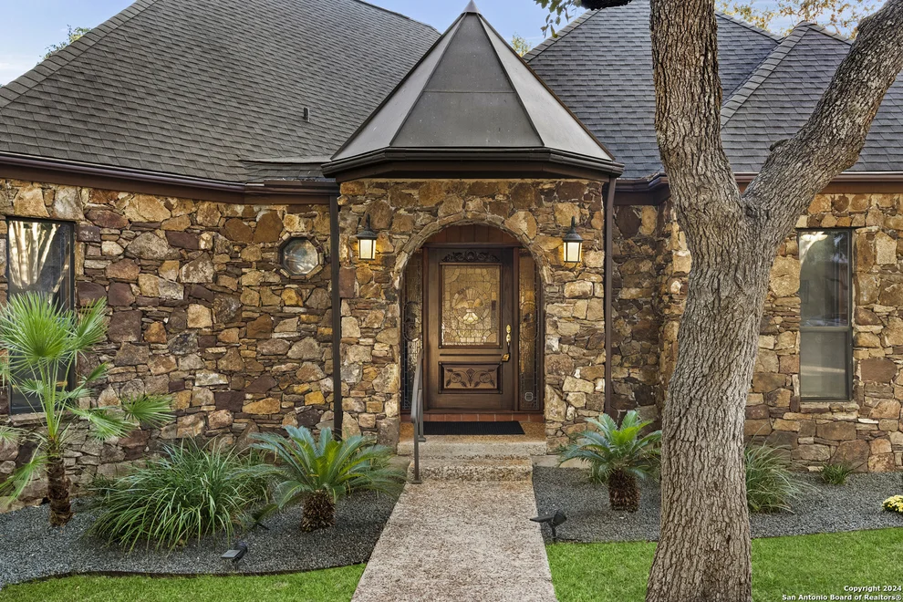 Unit for sale at 108 La Rue Ann, Castle Hills, TX 78213