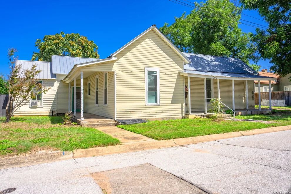 Unit for sale at 500 Robinson Ave, Kerrville, TX 78028