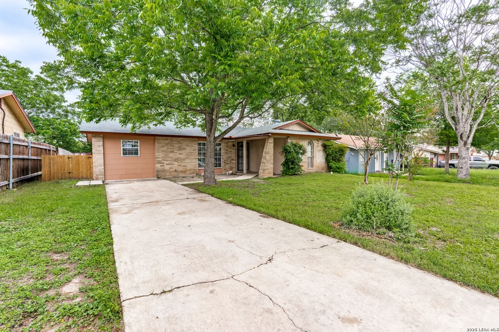 Unit for sale at 4807 Guadalajara Dr, San Antonio, TX 78233