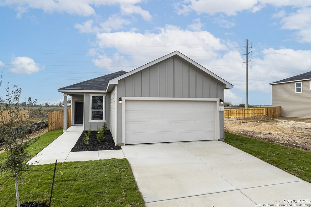 Unit for sale at 4121 WOODSIDE DR, Seguin, TX 78155