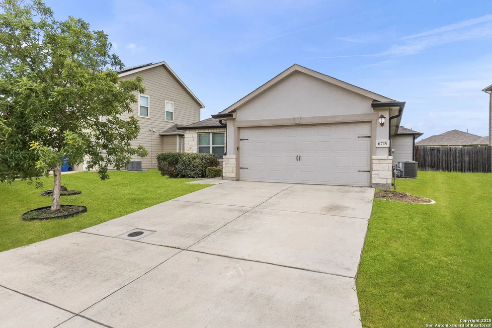 Unit for sale at 6719 Dashmoor Creek, San Antonio, TX 78244