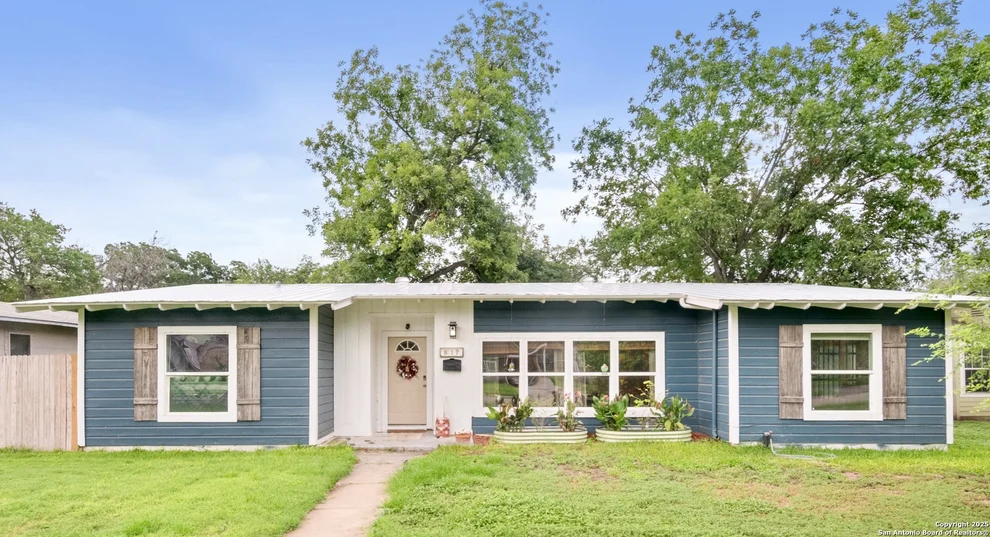 Unit for sale at 817 Laurel, Uvalde, TX 78801