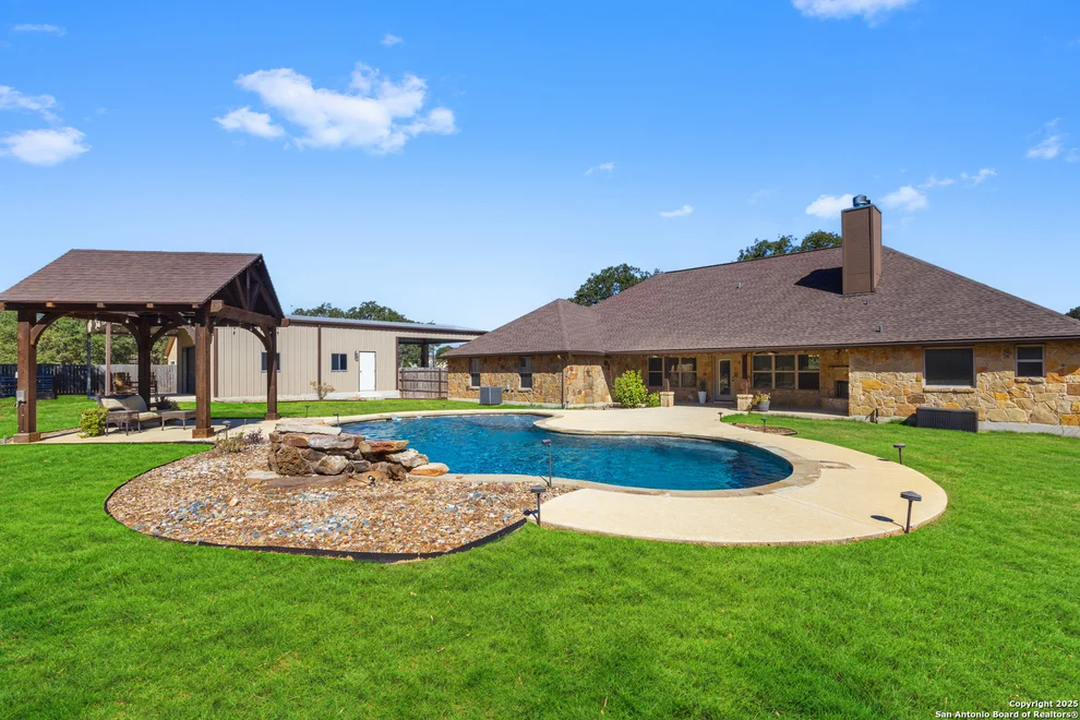 Unit for sale at 156 Vintage Ranch Cir, La Vernia, TX 78121
