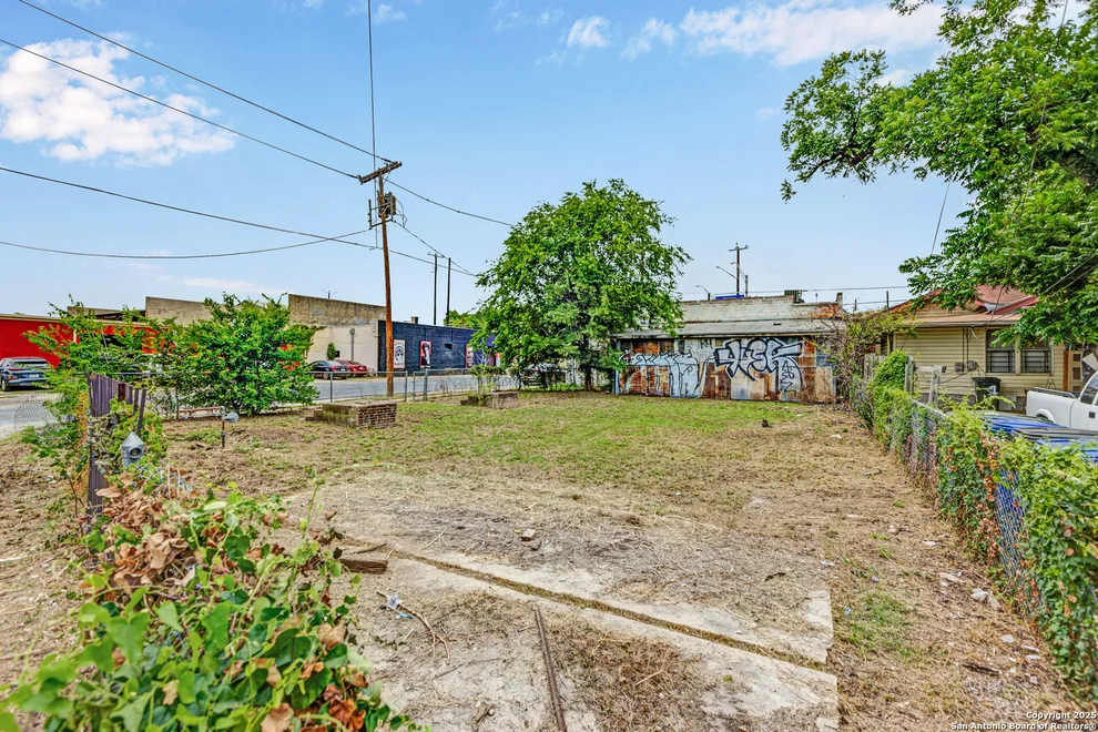 Unit for sale at 110 Zapata, San Antonio, TX 78210