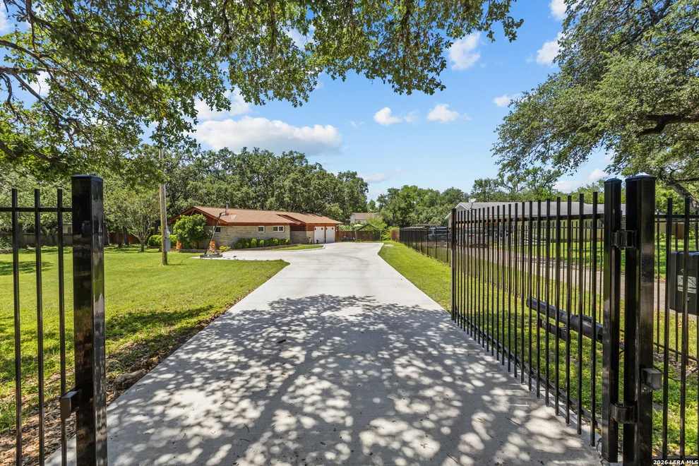 Unit for sale at 7123 W Beverly Mae Dr, San Antonio, TX 78229