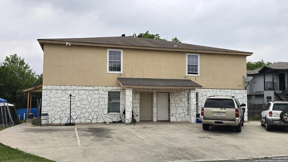 Unit for sale at 7559 Windsor Oaks, San Antonio, TX 78239