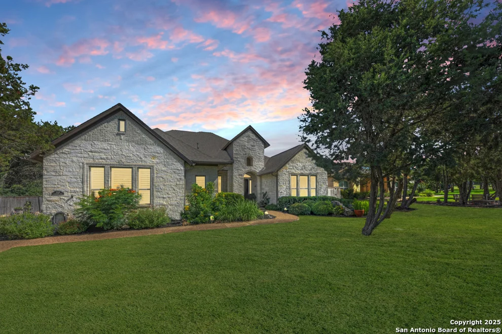 Unit for sale at 948 Woodland Oaks, New Braunfels, TX 78132