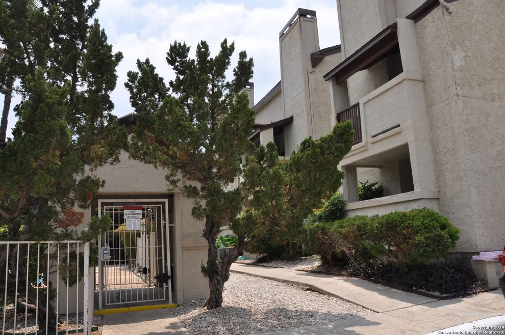 Unit for sale at 5322 MEDICAL DR, San Antonio, TX 78240
