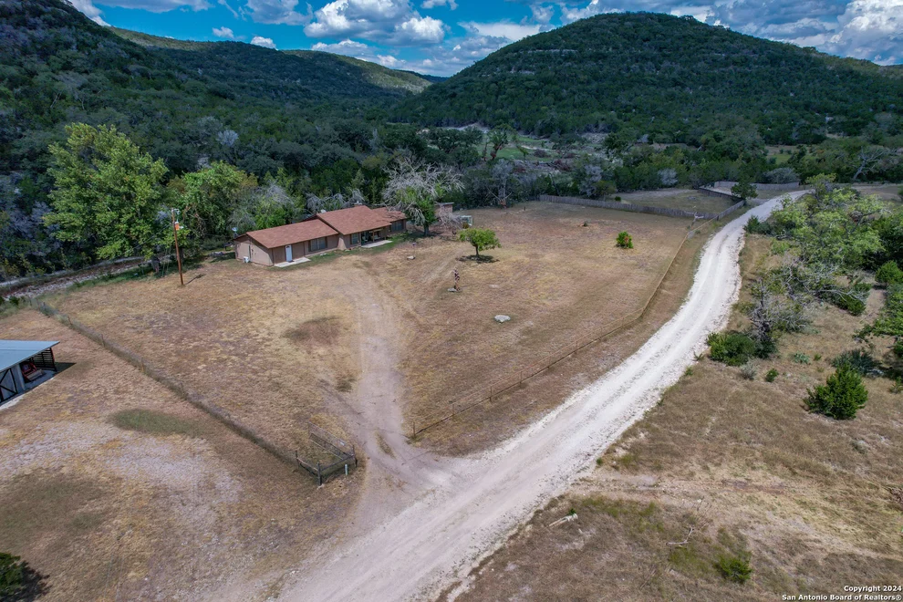Unit for sale at 2227 mill creek, Leakey, TX 78873